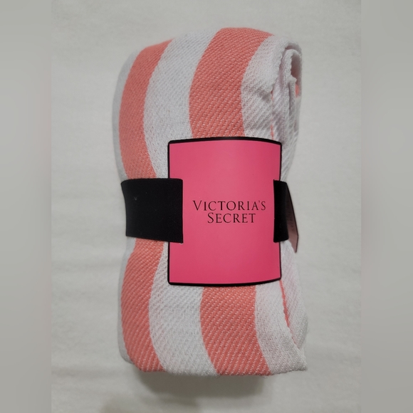 NWT Victoria's Secret Beach Blanket Striped Lightweight Throw - Picture 4 of 10